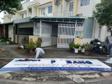 Thi Công Lắp Đặt Bảng Hiệu Cty FuBang – Alu Chữ Nổi Chuyên Nghiệp